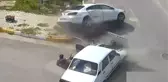 İki Araç Çarpıştı, Sürücü Dışarı Fırladı
