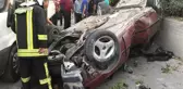 Denizli'de Ani Fren Yapan Otomobil, 2 Ağacı Devirerek, Araçlara Ve Bir Yayaya Çarptı: 1 Ölü, 5 Yaralı