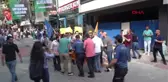 Kocaeli İntihar Eden Baba İçin Açıklama Yapmak İsteyen Gruba Polis Müdahale Etti Hd