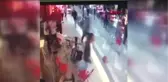 Yalova'da Polisten Kaçan Genç Otomobille Kalabalığın Arasına Daldı