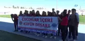 Öğrenciler, Futbolcular ile Birlikte 