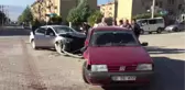Bursa'da İki Otomobil Çarpıştı: 2 Yaralı