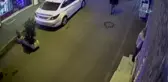 Sokak Kapısının Kapatılmasını İsteyen Anne ve Oğlu Böyle Darp Edildi