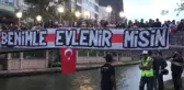 Kız Arkadaşına Doğum Gününde Sürpriz Evlilik Teklifi Etti