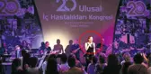 Doktorlar, Candan Erçetin'i Yuhalayıp Salonu Terk Etti
