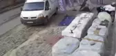 İş Yerinin Önündeki Bisikleti Saniyeler İçerisinde Çalarak Kayıplara Karıştı.