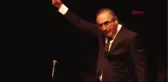 Sunay Akın'dan İzmir'de Duygulandıran Gösteri