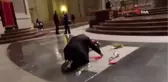Grafiti Sanatçısı Diktatör Franco'nun Mezarına Özgürlükçü Kırmızı Kuş Çizdi