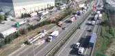 Tem Otoyolu Şekerpınar Mevkiinde Tır Devrildi: 1 Yaralı