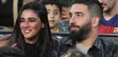 Arda Turan, Eşine Doğum Hediyesi Olarak 2 Milyon Liralık Zırhlı Araba Aldı