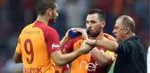 Galatasaray'da Eren Derdiyok Maç Öncesi Sakatlandı!
