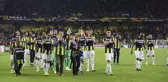 Fenerbahçeli Futbolcular, Anderlecht Maçı Sonunda Koray Şener Yazılı Formaları Giyerek Tribünleri Selamladı