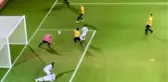 Maccabi Petah Tikva'nın Golcüsü Habib Habibou, Sahalarda Ender Görülen Bir Gole İmza Attı