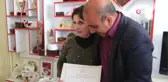 Silopi'de Okuma-yazma Seviye Tespit Sınavını Kazanan Görme Engelliler Belgelerini Aldı