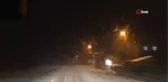 Ardahan'da Kar Yağışını Fırsat Bilen Gençler Kartopu Oynadı
