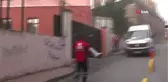 Fatih'te Dairede Korkutan Yangın: 2'si Çocuk, 3 Kişi Kurtarıldı