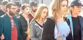 Çökertilen Instagram Çetesinin Ünlü Avlama Mesajları Ortaya Çıktı: Soranlara Öptüler Dersiniz