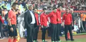 Taraftarlar, A Milli Takım Teknik Direktörü Mircea Lucescu'yu İstifaya Davet Etti