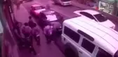 Liseli Gence Kemer ve Soparlarla Öldüresiye Dayak Kamerada