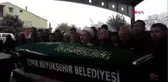 İzmir Otomobilden İnerken Hafif Ticari Aracın Çarptığı Genç Öldü