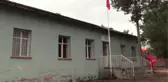 Öğrencileri Doğal Yaşamı Tanısın Diye Sınıfı Köye Taşıdı