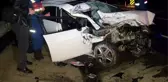 Otomobil Tıra Çarptı: 2 Ölü, 1 Yaralı