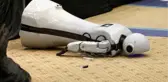 Türkiye'nin İlk İnsansı Robotu Mini Ada, Sahneden Düşerek Parçalandı