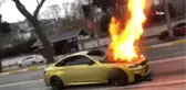 Sarıyer'de Lüks Otomobilin Alev Alev Yandığı Anlar Kamerada