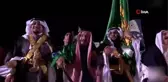Suudi Arabistan ve Bahreyn Kralı Geleneksel Suudi Dansına Katıldı