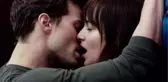 Ünlü Oyuncu Dakota Johnson, Göğüs Dekoltesiyle Göz Kamaştırdı