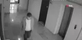 Elini Kolunu Sallayarak Geldi, Beğendiği Ayakkabıyı Çalıp Gitti...o Anlar Kamerada
