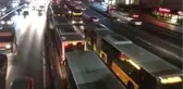 Metrobüs Arıza Yaptı, İstanbul Ulaşımı Kilitlendi