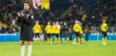 Werder Bremen'e Giden Nuri Şahin, Dortmund'da Çiçeklerle Karşılandı