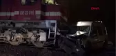 Tren, Hafif Ticari Araca Çarptı 1 Ölü, 1 Yaralı