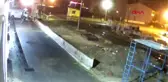 Tren, Hafif Ticari Araca Çarptı 1 Ölü, 1 Yaralı