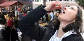 Üniversitenin Düzenlediği Festivalde Bazı Öğrenciler İlk Kez Hamsi Yedi