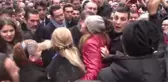 Mustafa Sarıgül'e Meşaleli ve Pankartlı Karşılama