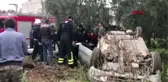 Bursa Takla Atan Otomobilde Yaralanan 2 Kişiyi İtfaiye Ekibi Kurtardı
