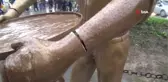 Daha Önce Tepsisi Çalınmıştı, Şimdi Kolunu Kırdılar
