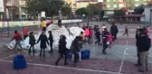 Kar Yağmayan Demre'ye Öğrenciler İçin Kamyonla Kar Getirildi
