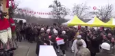 Şehidin Ninesi, Torununun Tabutunu Bırakmayan Kediyi Severek Hasret Giderdi