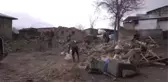 Evi Çöken Aile Yardım Bekliyor