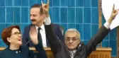 Akşener'in Önünde Ülkücü İşareti Yapan Başkan Adayı, Kendinden Geçti