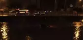 Kanala Düşen Otomobilin Üstüne Çıkarak Kurtarılmayı Bekledi