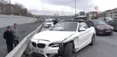 Tem Otoyolunda Lüks Araç, Kararsız Sürücüye Çarptı: 2 Yaralı