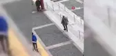 İşkur'a Kızan Vatandaş Valilik Önünde Taşkınlık Çıkardı