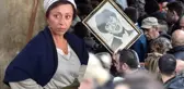 Oyuncu Şebnem Sönmez, Ayşen Gruda'nın Cenazesinde Fotoğraf Çektirmek İsteyenlere Sitem Etti