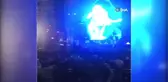 Tepkiler ABD'li Şarkıcı Carey'i Durduramadı