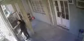Kapı Hırsızları Güvenlik Kamerasına Yakalandı