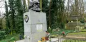 Karl Marx'ın Mezarına Çekiçli Saldırı